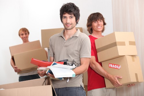Removals van service for Chelsfield home moves