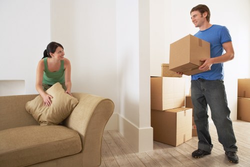 Local van for furniture and box transport in Chelsfield